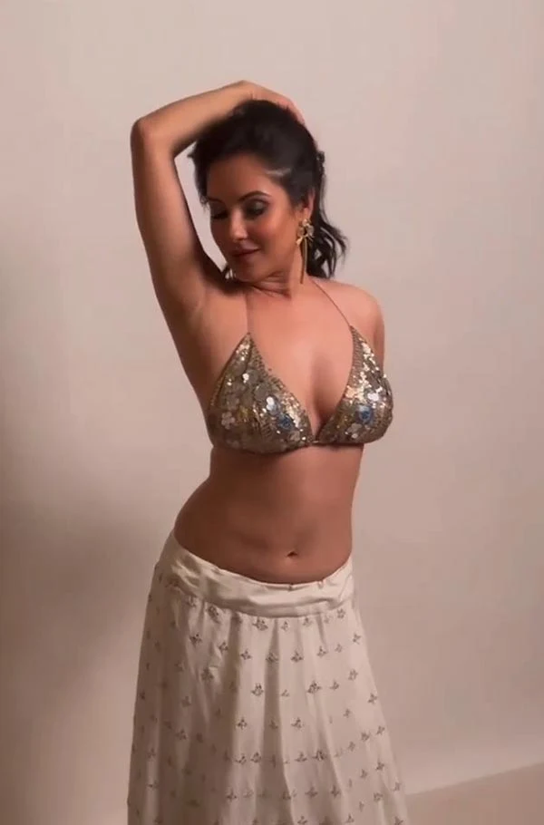 puja banerjee cleavage busty curvy bengali indian actress