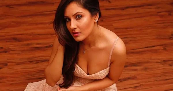 Puja Banerjee made fans crazy with this hot photo.