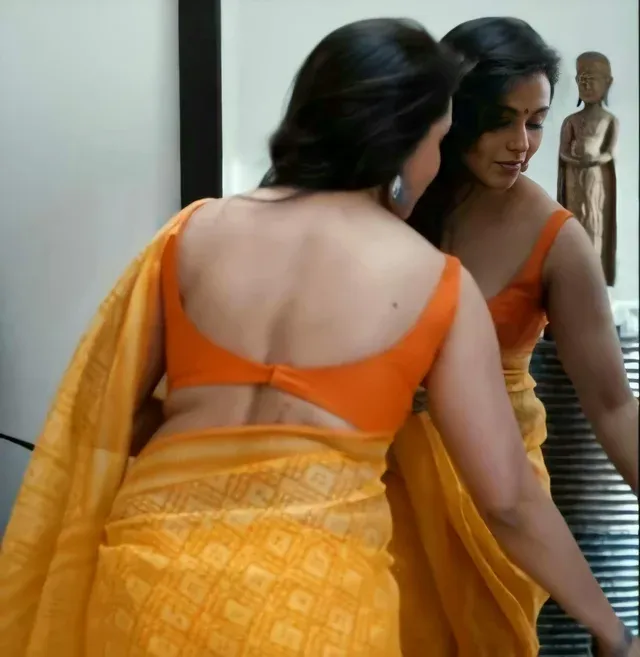 Rani Mukherji backless saree 90s bollywood actress