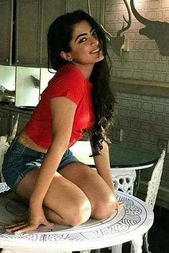 Rashmika Mandanna sexy legs thighs