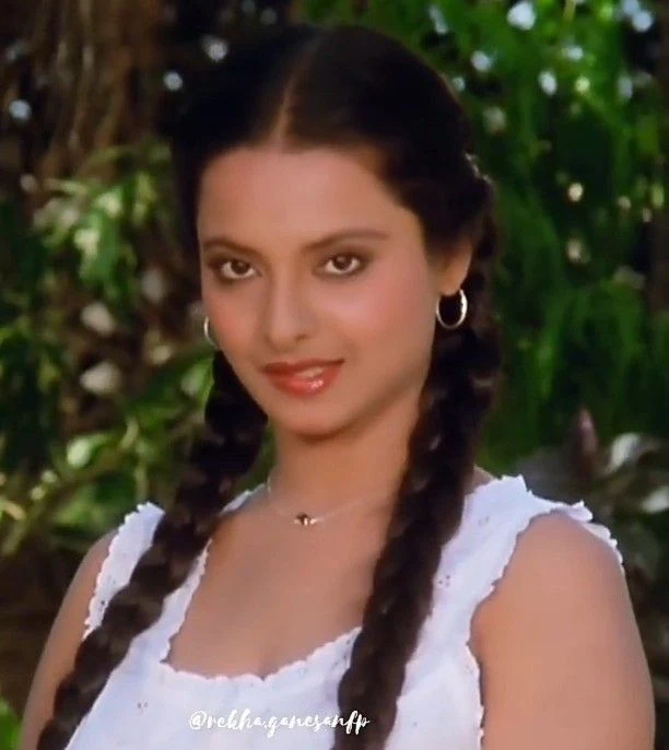 Rekha pigtail hairstyle bollywood actress