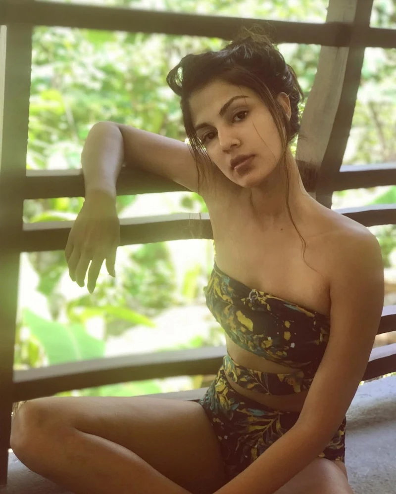 Rhea Chakraborty bikini hot actress sonali cable