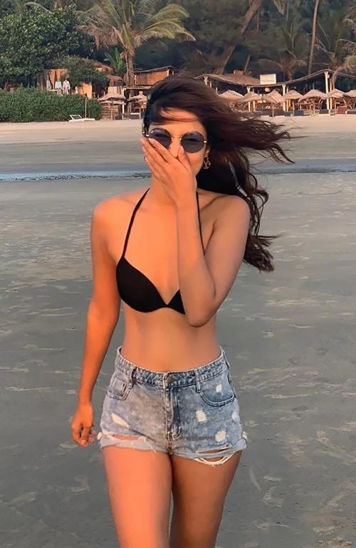 Rhea Chakraborty bikini hot actress Jalebi