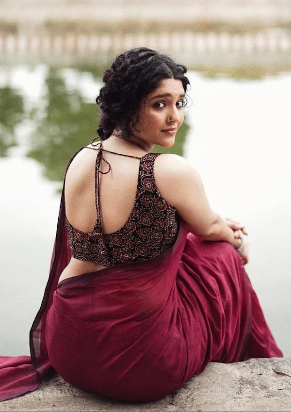 ritika singh backless saree curvy indian actress