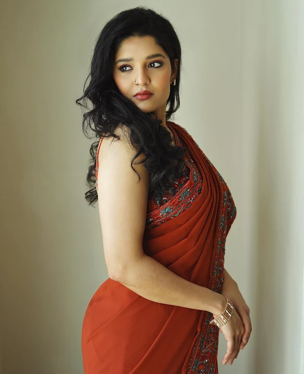 ritika singh saree curvy indian actress