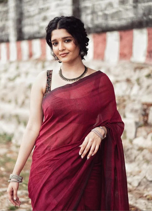 ritika singh saree curvy indian actress