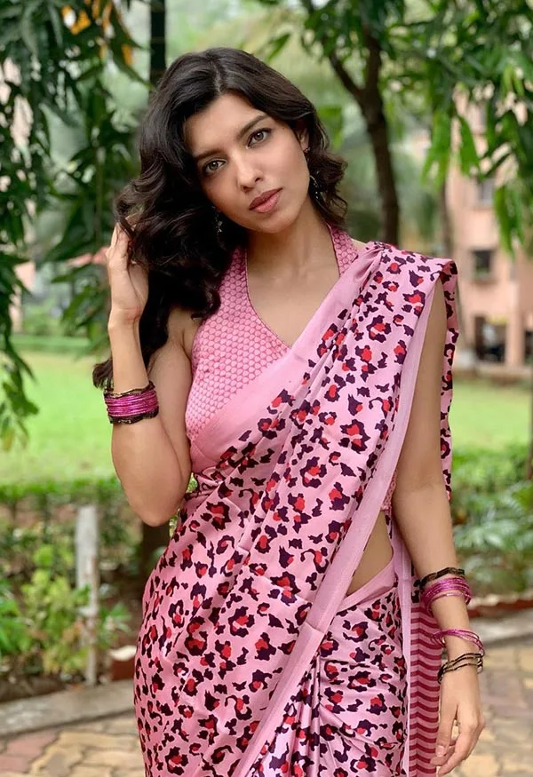 Riya Deepsi saree Mombian actress