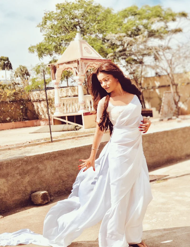 Rubina Dilaik white saree indian tv actress