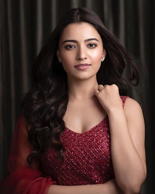 Rukshar Dhillon actress Ashoka Vanamlo Arjuna Kalyanam