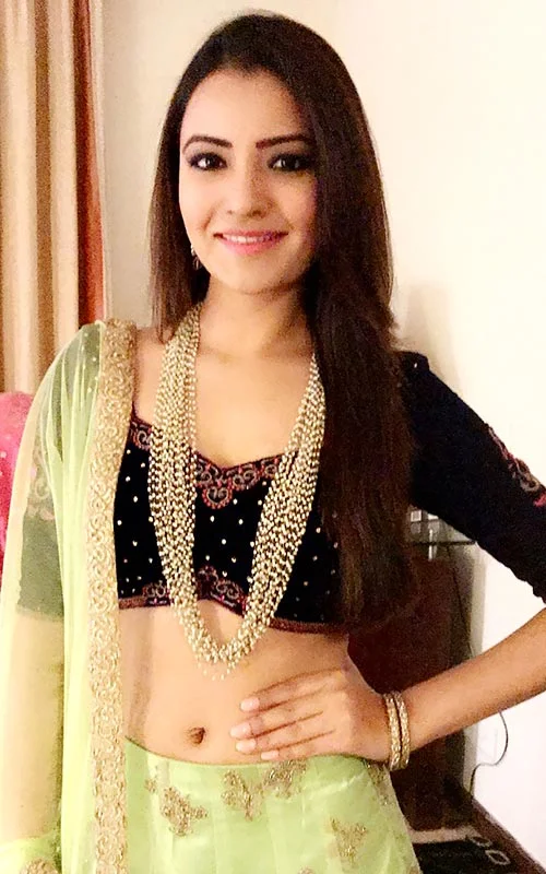 Rukshar Dhillon navel actress bhangra paa le