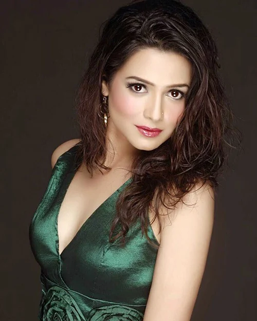 samikssha bhatnagar hot actress ullu auction