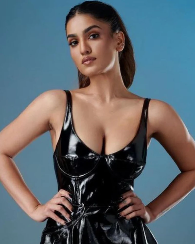 Saniya Iyappan black latex leather outfit south indian actress