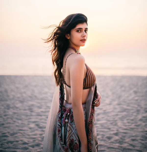 sanjana sanghi backless bralette saree hot actress