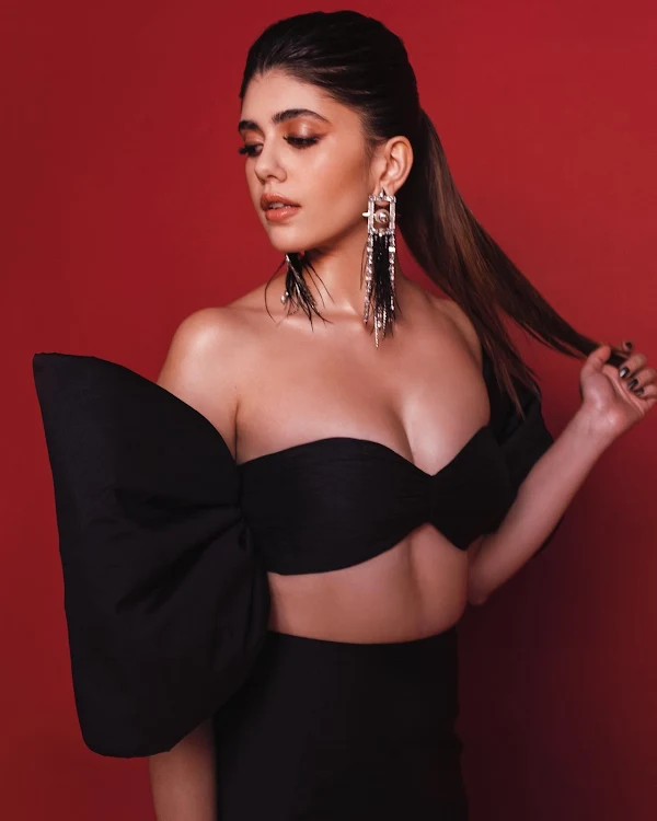 sanjana sanghi cleavage black outfit busty indian