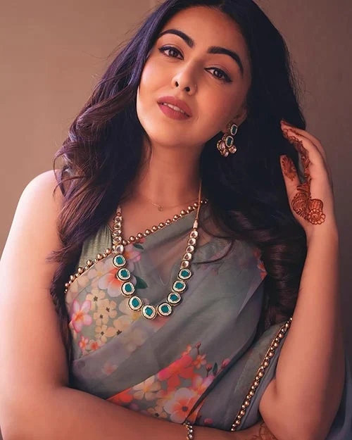 Shafaq Naaz saree hot actress