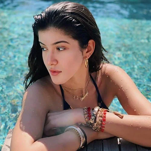 Shanaya Kapoor bikini hot photos