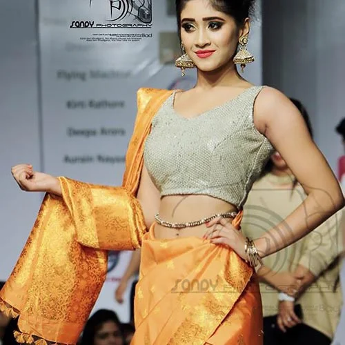 Shivangi Joshi naira hot photos