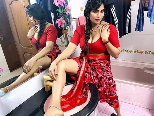 Shree Rapaka cleavgae hot actress naked nanga nangam