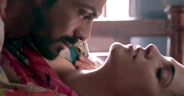 Shruti Haasan’s hot scene as she plays a prostitute, Suraiya – sexy scene with Arjun Rampal.