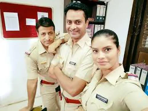 Suman Singh crime patrol actress police inspector