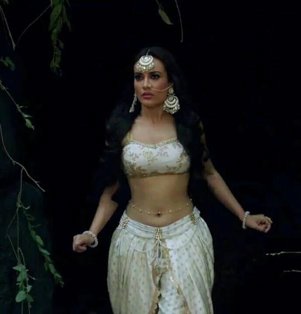 surbhi jyoti navel hot naagin actress