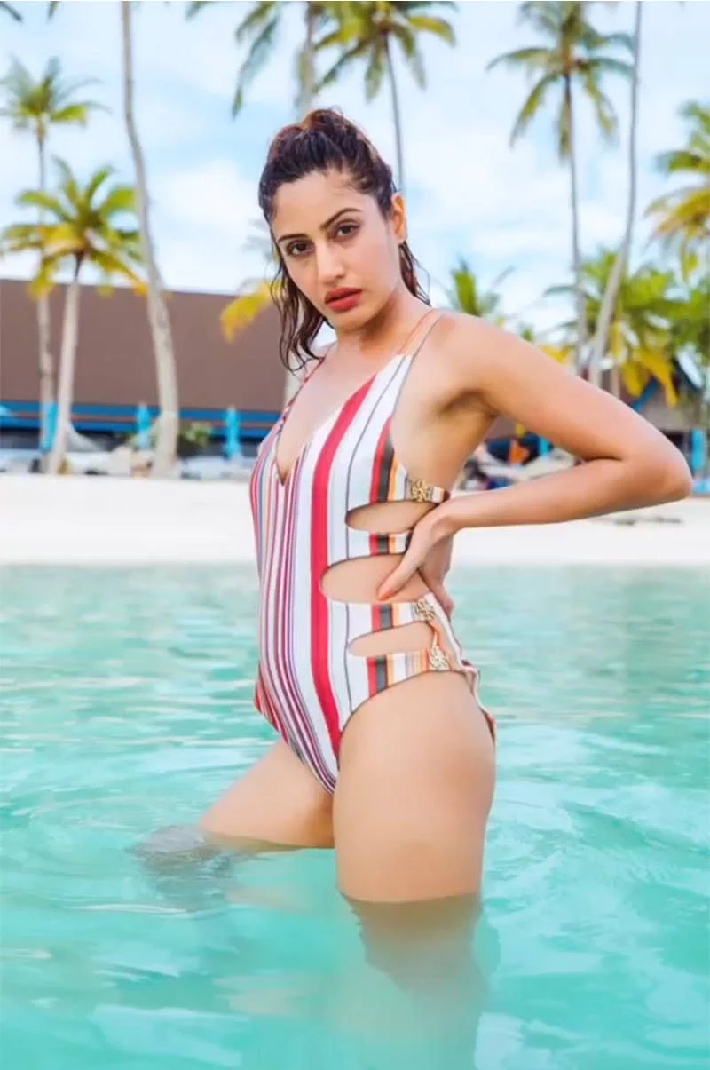 surbhi Chandna swimsuit tv actress sexy body