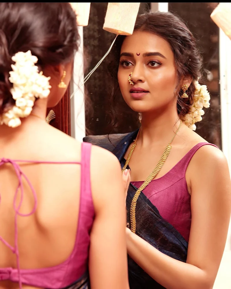 Tejasswi Prakash backless hot tv actress