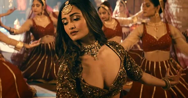 Watch Tridha Choudhury in new music video – Dhokebaaz.