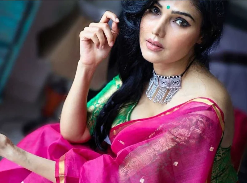 Trupti Toradmal saree hot actress adipurush