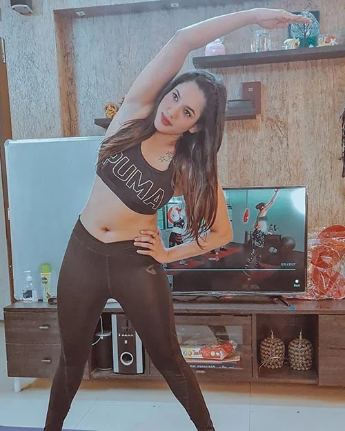 Twinkle Vasisht hot ullu kundali bhagya actress