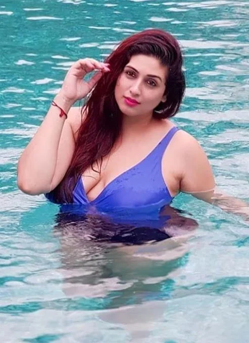 vahbbiz dorabjee cleavage swimsuit busty indian tv