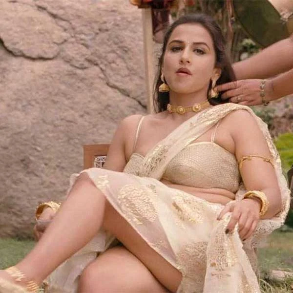 Vidya Balan sexy thighs hot photos