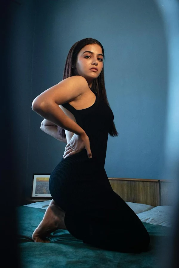 wamiqa gabbi curvy body stylish dress