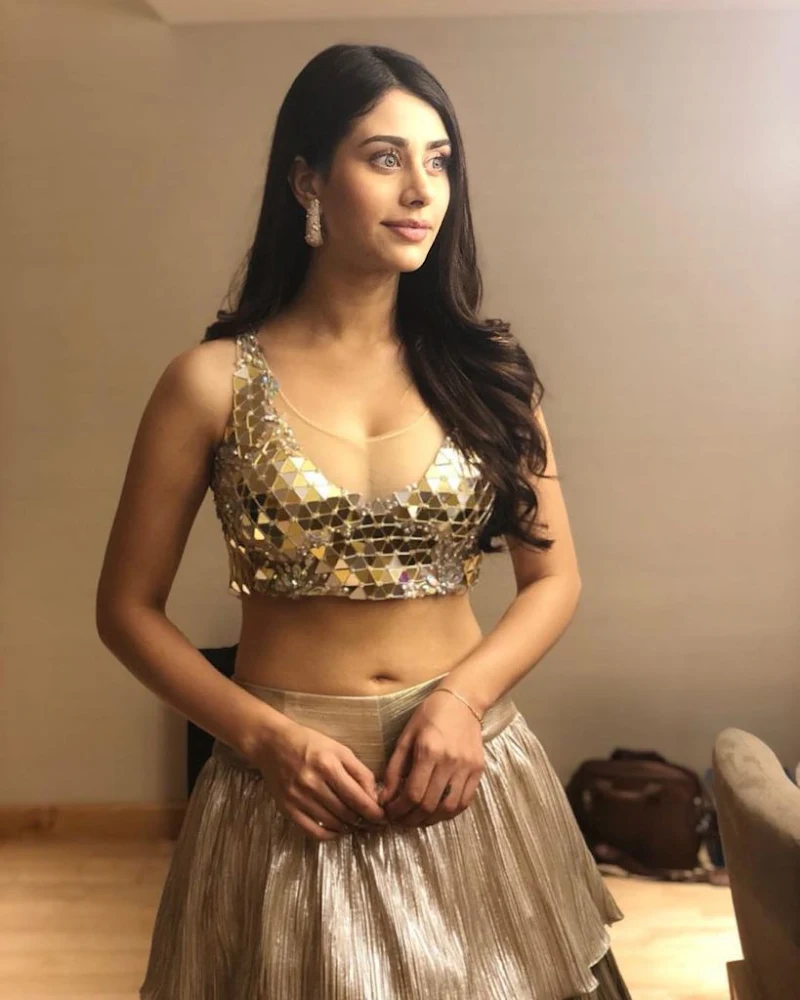 Warina Hussain navel hot actress Gulebakavali bimbisara