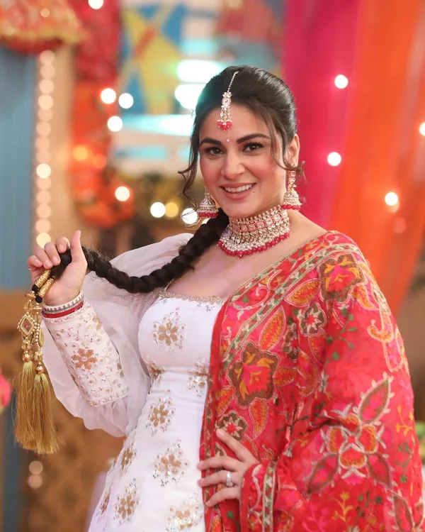 Shraddha Arya punjabi kudi look patiala suit