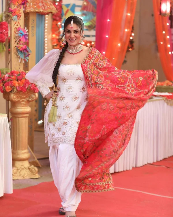 Shraddha Arya punjabi kudi look patiala suit