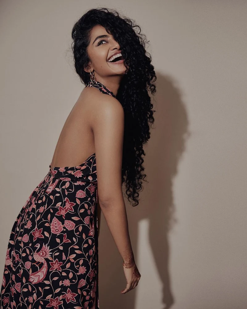 ANupama Parameswaran backless dress hot actress