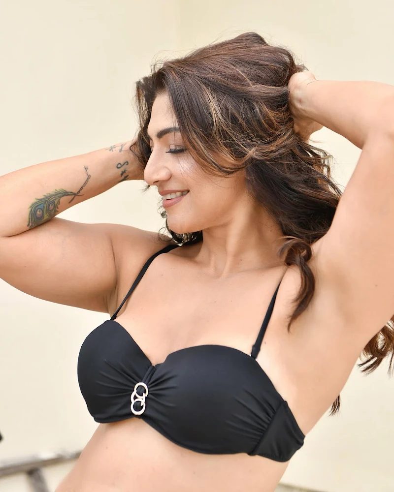 aartii naagpal black bikini sexy body