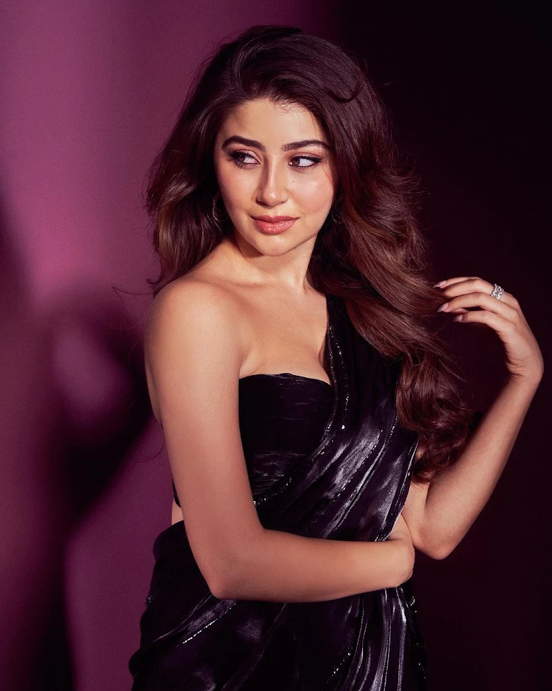 aditi bhatia black saree off shoulder blouse