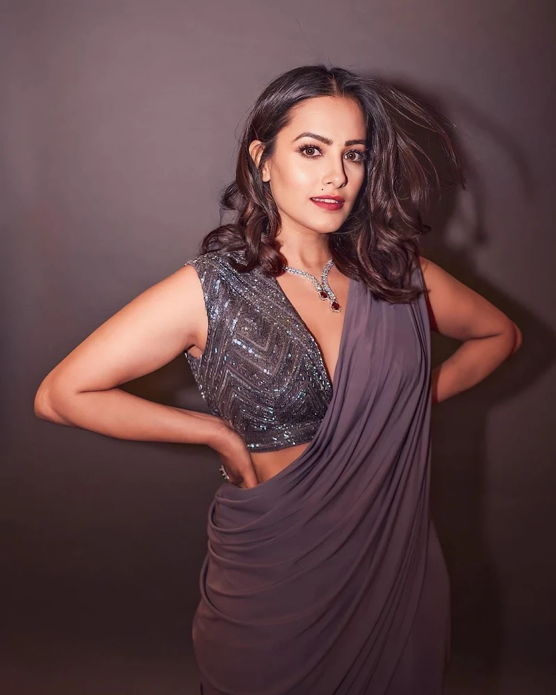 anita hassanandani saree hot tv actress