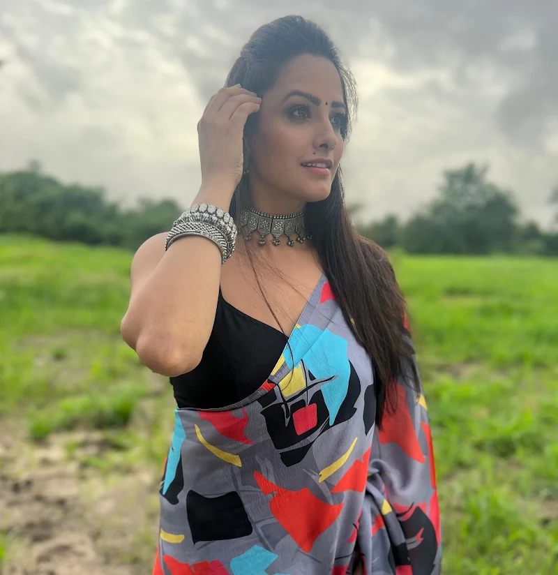 anita hassanandani saree hot tv actress naagin