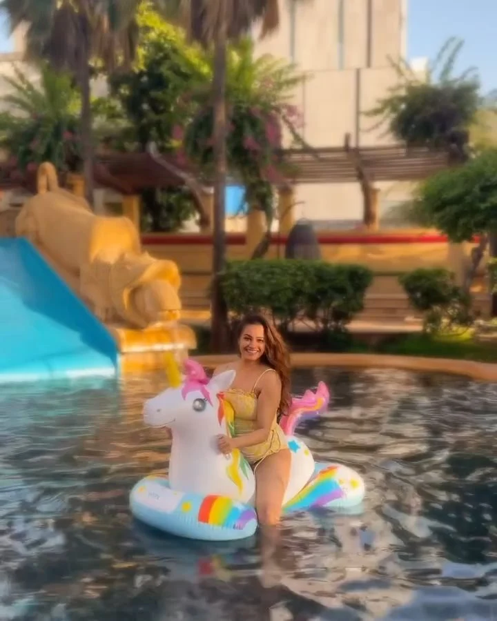 Anita Hassanandani swimsuit hot tv actress naagin