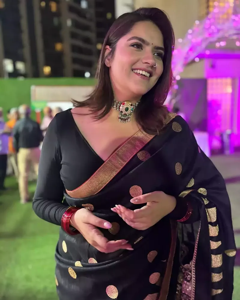 anjali anand black saree curvy plus size indian actress