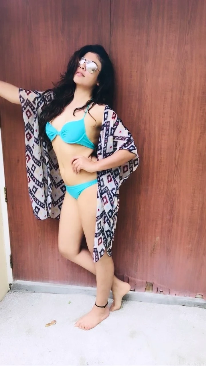 anuritta jha bikini hot actress