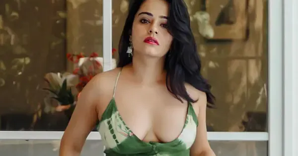 apoorva arora cleavage dress hot actress