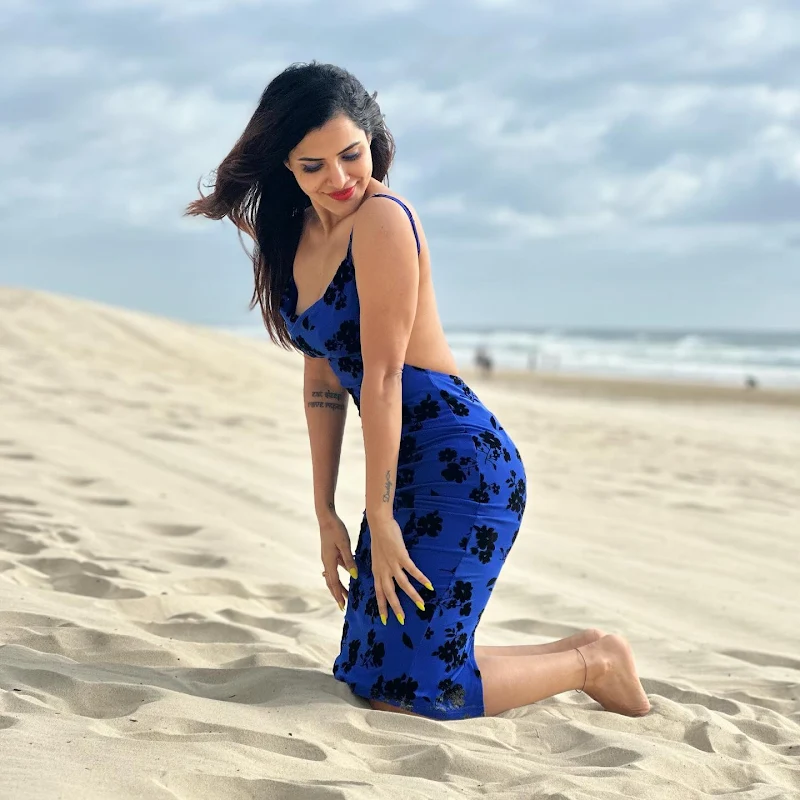 ashu reddy backless blue dress sexy back