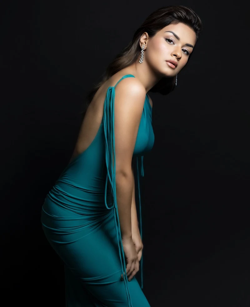 Avneet Kaur backless dress curvy figure