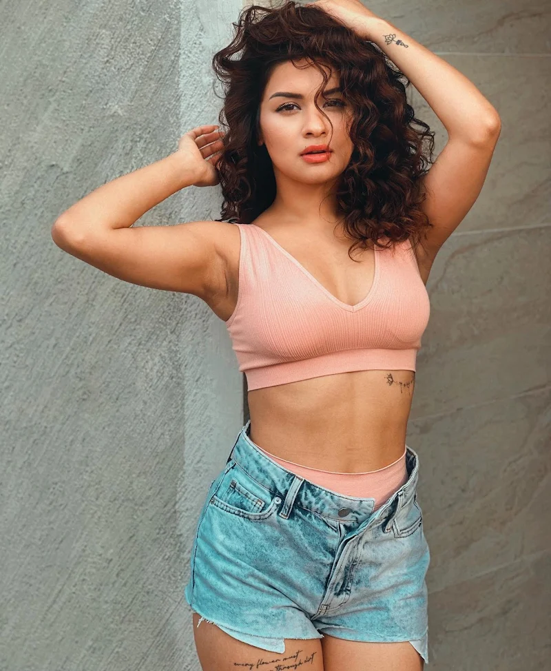 Avneet Kaur cleavage tiny top shorts