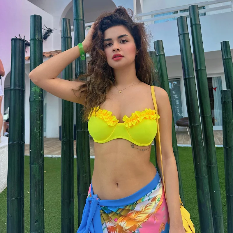 Avneet Kaur yellow bikini sexy body legs navel