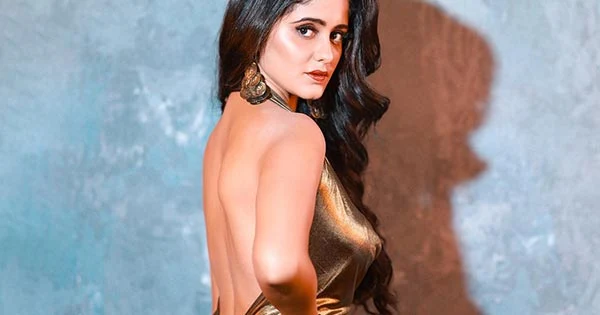 ayesha singh backless metallic dress hot tv actress